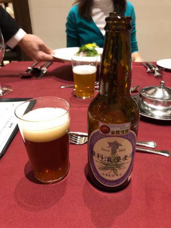 乾杯は地ビールで。